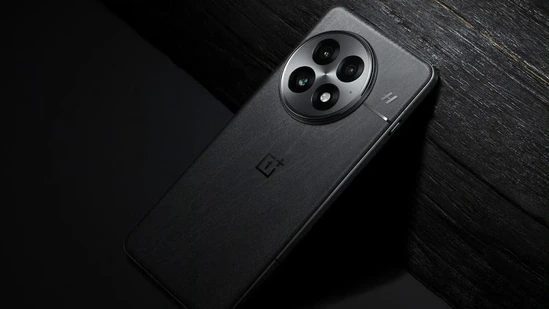 OnePlus-13R-Smarter-with-OnePlus-AI-The-Flagship-Killer-of-2025